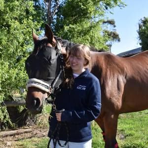 Meet your Posher, Chloe